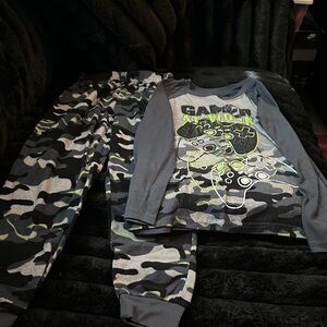 Wonder Nation Gray and Green Camouflage Pajama Set